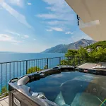 Beautiful Seafront Split 9 Bedrooms Bellamar Vista Retreat 마카르스카