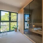 빌라 Beautiful Seafront Split 9 Bedrooms Bellamar Vista Retreat *