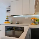 Beautiful Seafront Split 9 Bedrooms Bellamar Vista Retreat 빌라