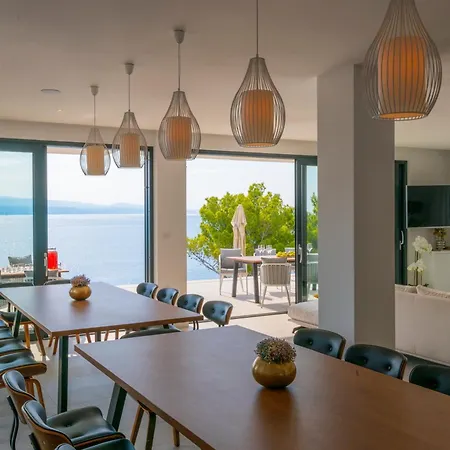 Beautiful Seafront Split 9 Bedrooms Bellamar Vista Retreat Large Heated Infinity Pool Jacuzzi Makarska