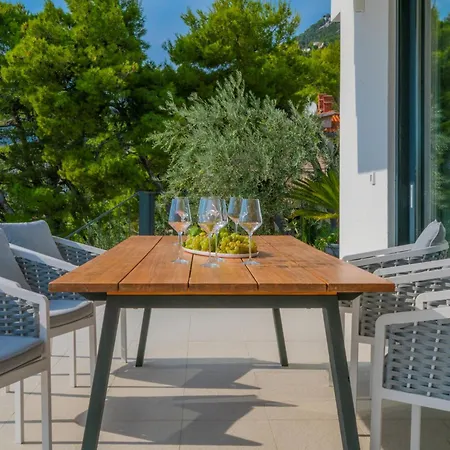 Beautiful Seafront Split 9 Bedrooms Bellamar Vista Retreat Large Heated Infinity Pool Jacuzzi Makarska