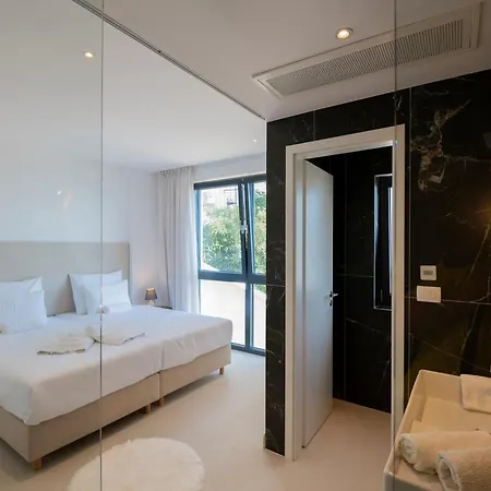 Beautiful Seafront Split 9 Bedrooms Bellamar Vista Retreat Large Heated Infinity Pool Jacuzzi Villa *
