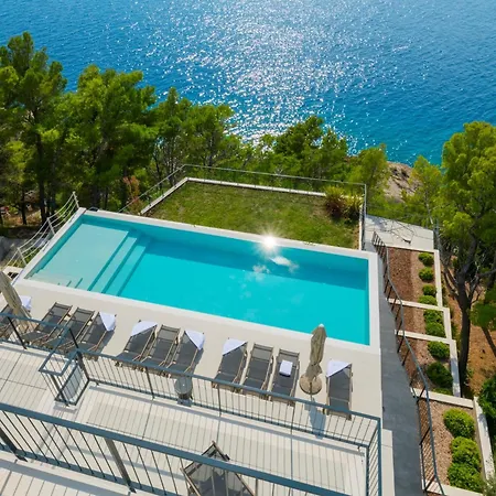 Beautiful Seafront Split 9 Bedrooms Bellamar Vista Retreat Large Heated Infinity Pool Jacuzzi
