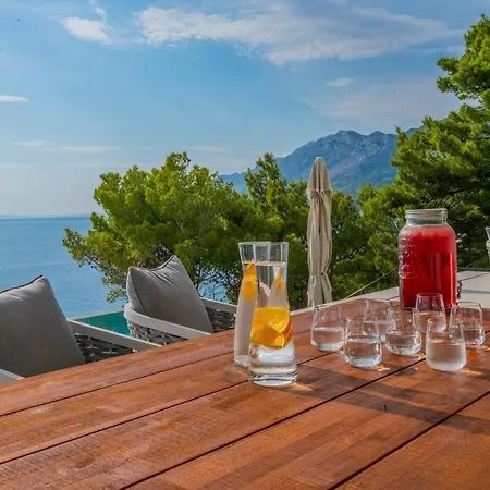 Beautiful Seafront Split 9 Bedrooms Bellamar Vista Retreat Villa *