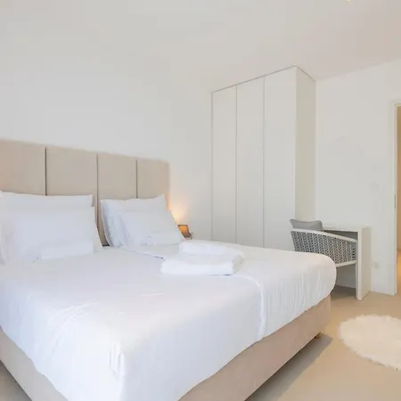 Beautiful Seafront Split 9 Bedrooms Bellamar Vista Retreat ヴィラ *
