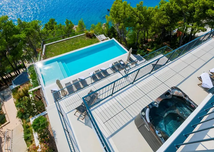 Beautiful Seafront Split 9 Bedrooms Bellamar Vista Retreat Makarska