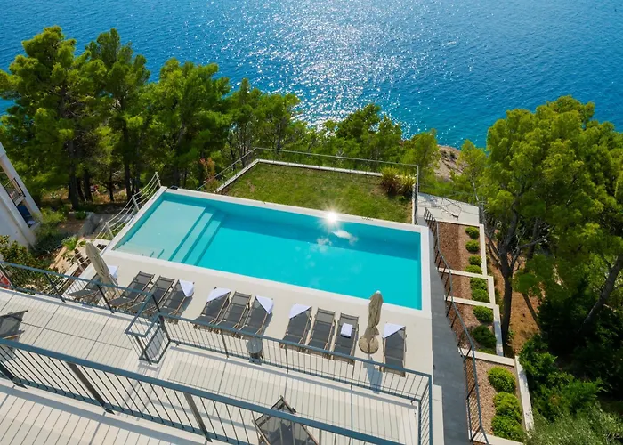Beautiful Seafront Split 9 Bedrooms Bellamar Vista Retreat